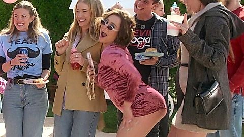 Pic: Lizze Broadway in Kinda Pregnant (2025)