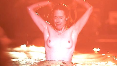 Pic: Carrie Coon in The White Lotus (2021)