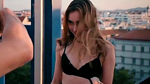 Pic: Sara Toth in Lovecut (2020)