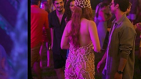 Pic: Sophia Abrahão in Benefits with Friends (2024)