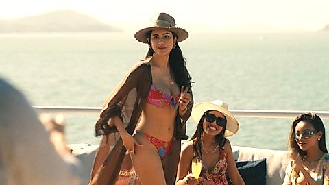 Pic: Praiya Suandokmai in The White Lotus (2021)