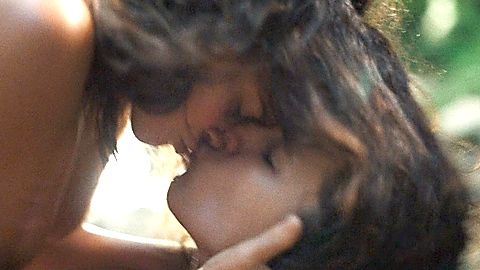 Pic: Adria Arjona in Los Frikis (2024)