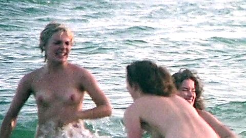 Pic: Jamie Jensen in Cheerleaders Beach Party (1978)
