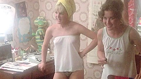 Pic: Jamie Jensen in Cheerleaders Beach Party (1978)