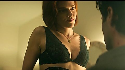 Pic: Madeline Brewer in YOU (2018)