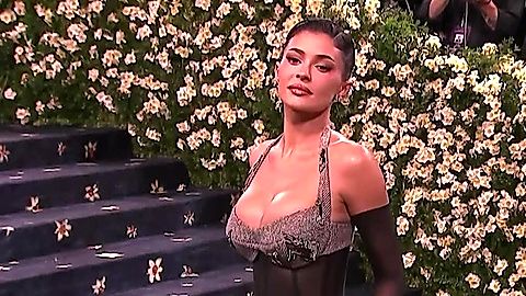 Pic: Kylie Jenner in E! Live From the Red Carpet (1996)