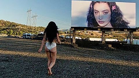 Pic: Charli XCX in party 4 u (2025)