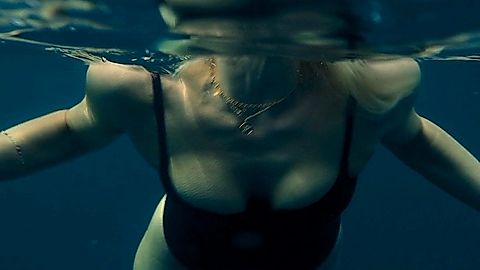Pic: Émilie Dequenne in Survive (2024)