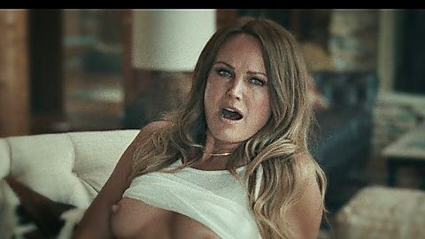 Pic: Malin Åkerman in The Hunting Wives (2025)