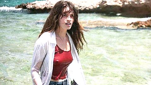 Pic: Emma Mackey in Hot Milk (2025)