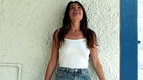 Pic: Emma Mackey in Hot Milk (2025)
