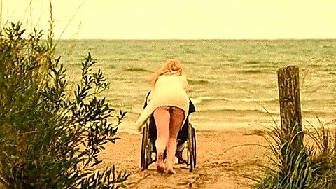 Pic: Grace Glowicki in Honey Bunch (2025)