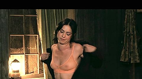 Pic: Rosa Salazar in Play Dirty (2025)