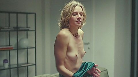 Pic: Svenja Jung in Naked (2025)