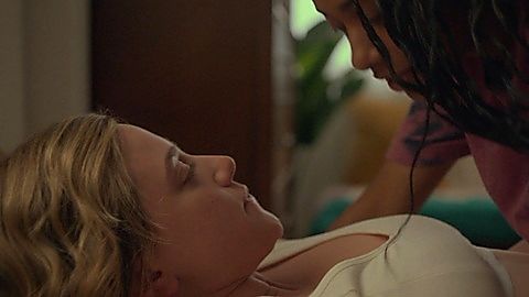 Pic: Lili Reinhart in Hal & Harper (2025)