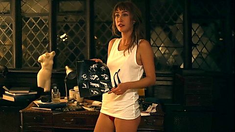 Pic: Almudena Amor in Pose (2025)