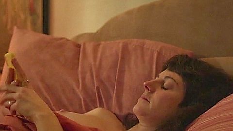 Pic: Valérie Tellos in Fleur de peau (2025)