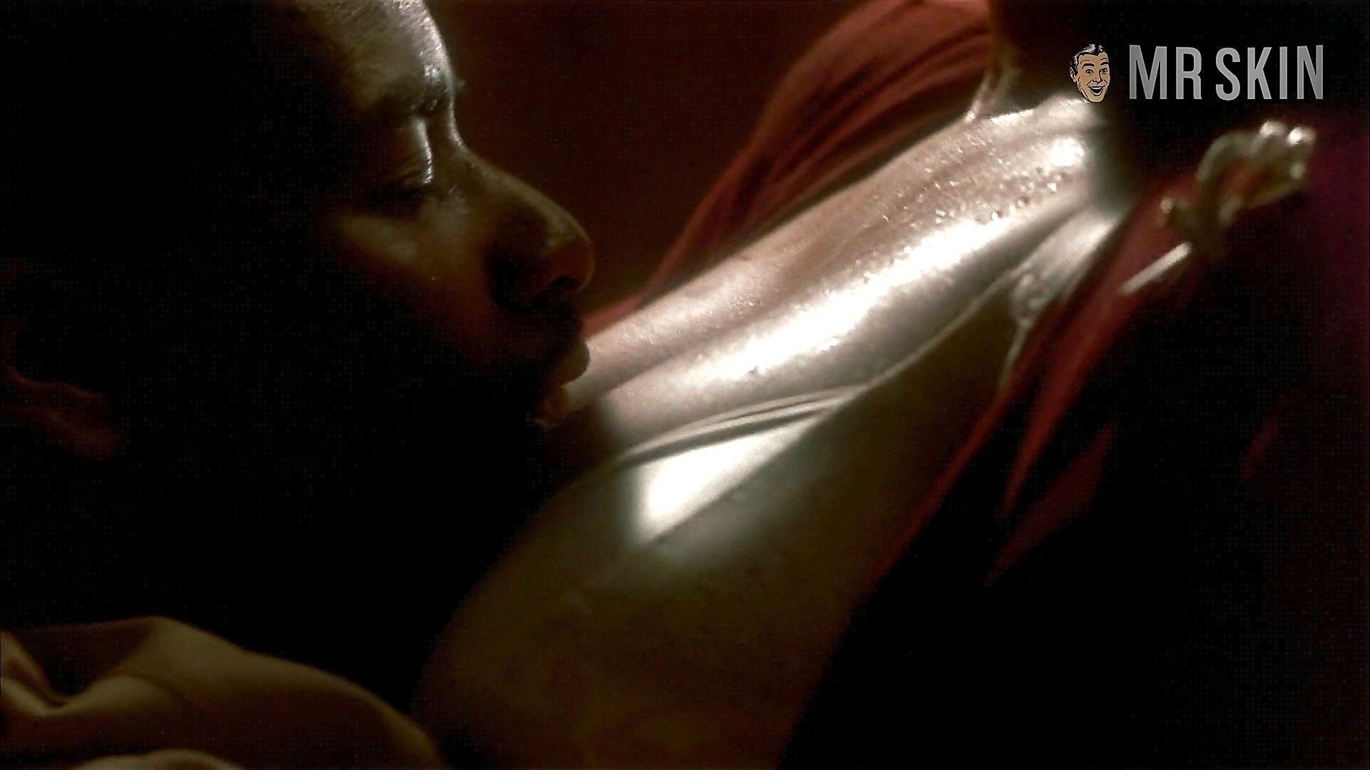 Katta shirali dumbalar katta xorozlar tomonidan sikiladi