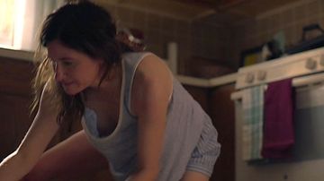 MrsFletcher-01x03-Hahn-HD-01_large_thumbnail_3_override.jpg?quality=80&1730386085&width=360&s=933c529abfcf2c7593fdf6e74b01f7447e81d6aa8a03c404806a4eeca7297537