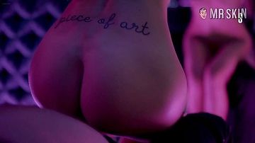 Sochidan yalangoch qiz