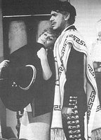 Title: El Medio pelo